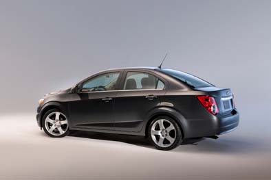 2011 01 10 Chevrolet Aveo-Sonic 4vr_02